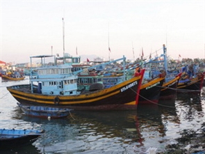 Phản đối Trung Quốc đơn phương thi hành lệnh cấm đánh bắt cá ở Biển Đông